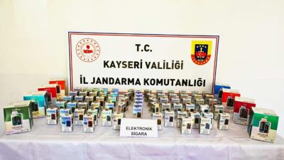 Kayseri’de jandarma ekiplerince yapılan operasyonda 70 kaçak elektronik sigara ele