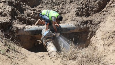 Sivas Belediye Başkanı Adem Uzun, içme suyu şebeke hattının 8