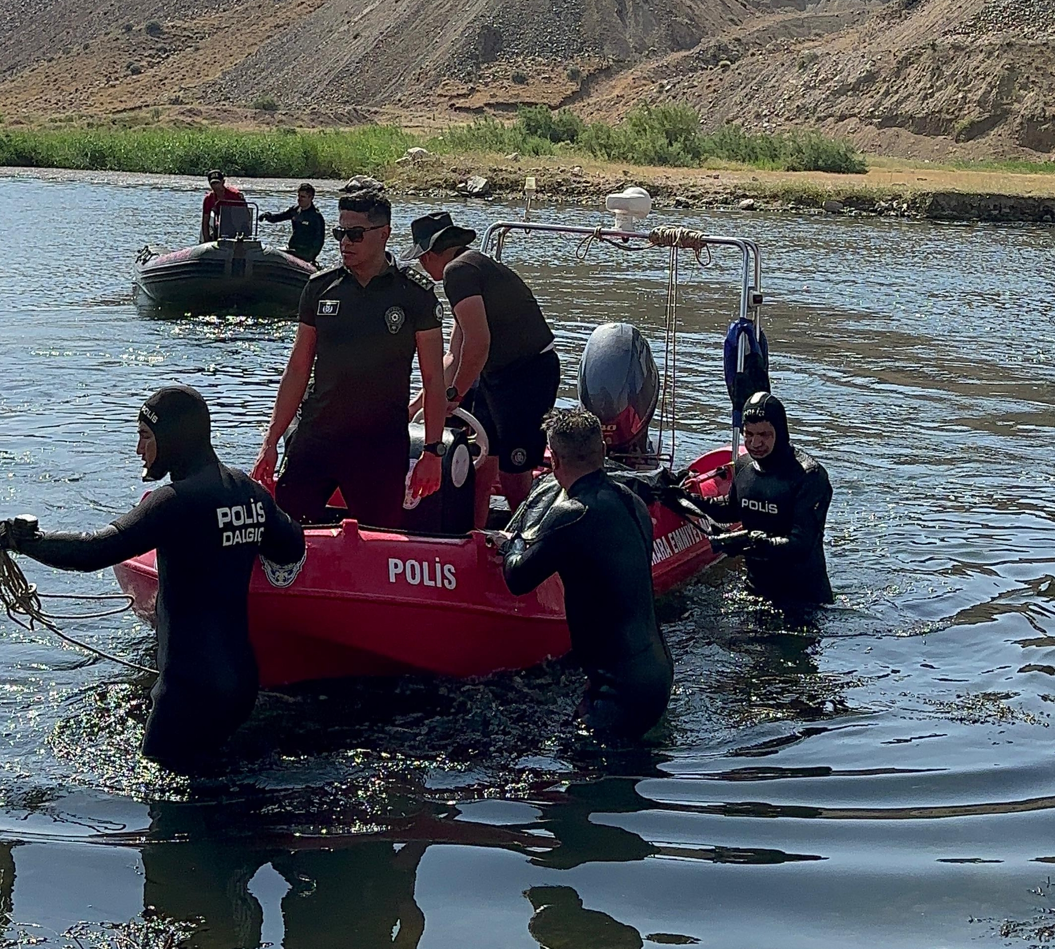 Baraj gölüne giren kişi boğuldu