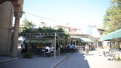 Eskişehir’de bir saldırganın çay bahçesinde 5 kişiyi bıçakla yaraladıktan sonra