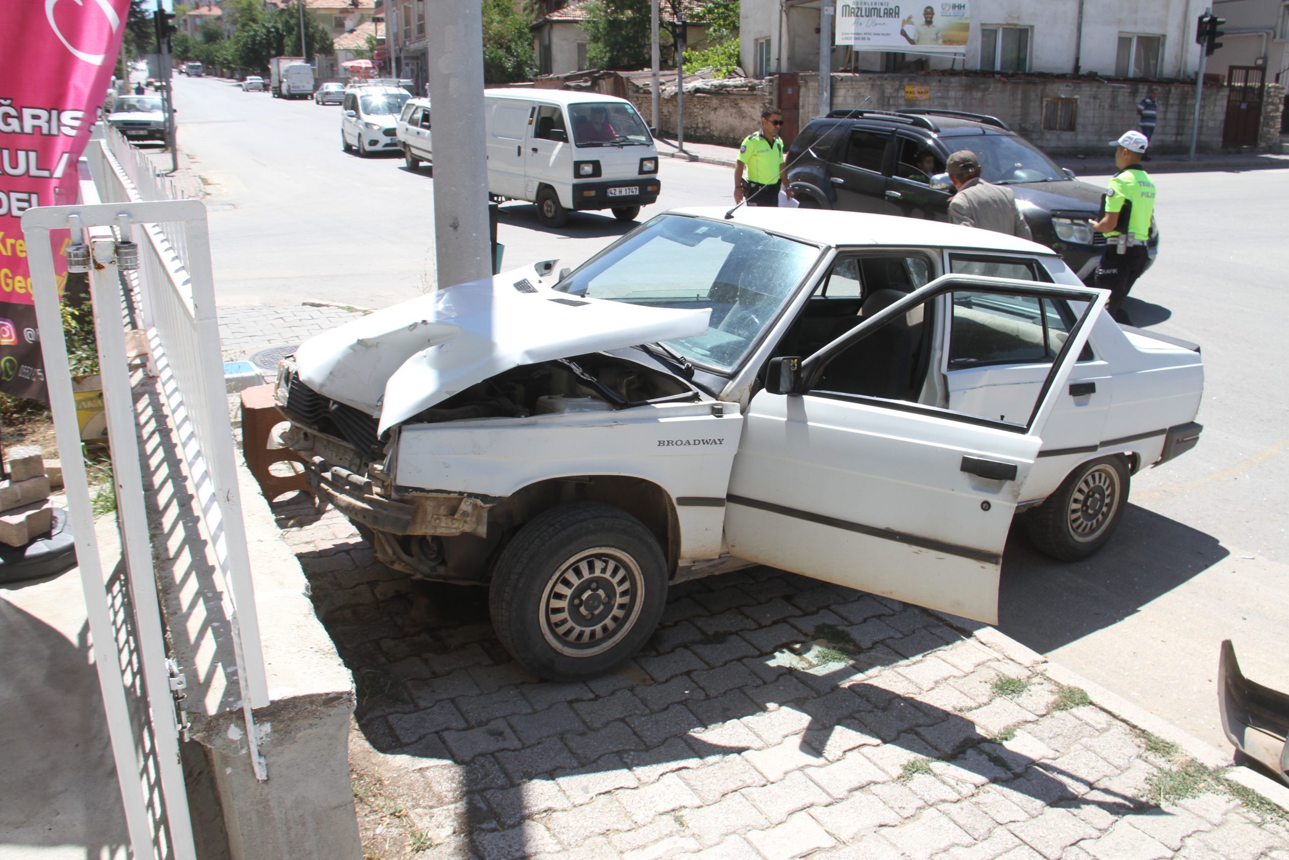 Trafik kazasında 3 kişi yaralandı