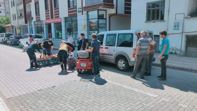 Konya'nın Seydişehir ilçesinde park halindeki otomobile çarpan elektrikli bisiklet sürücüsü