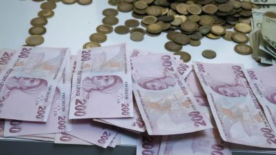 Aksaray Zabıta ve Emniyet koordinasyonunda gerçekleştirilen operasyonda büyük miktarda para