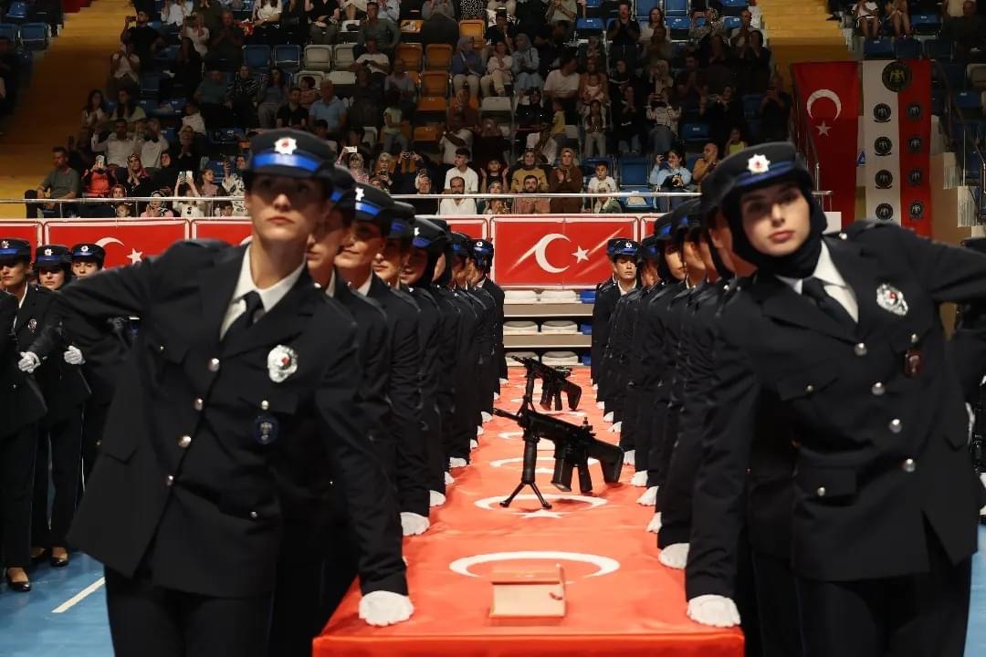 Aksaray’da polis teşkilatına yeni güç: POMEM 30. dönem mezunlarını verdi!