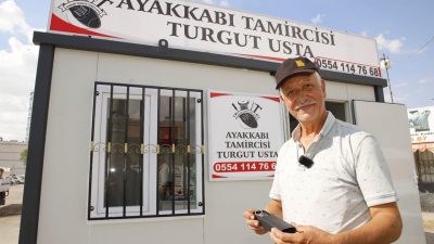 Başkan Dinçer, sosyal medyada fenomen olan ayakkabı tamircisi Turgut Kılıç’a