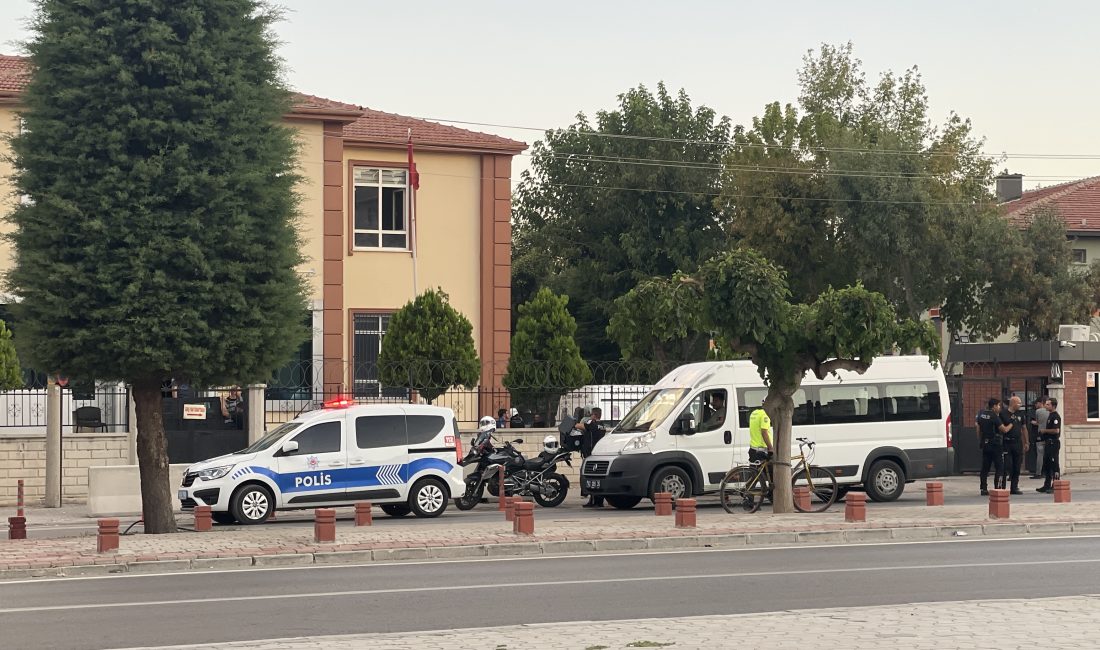 Konya'da otomobilde tartıştığı karısını