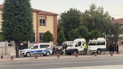 Konya'da otomobilde tartıştığı karısını bıçakla öldüren kişi, polis merkezine giderek
