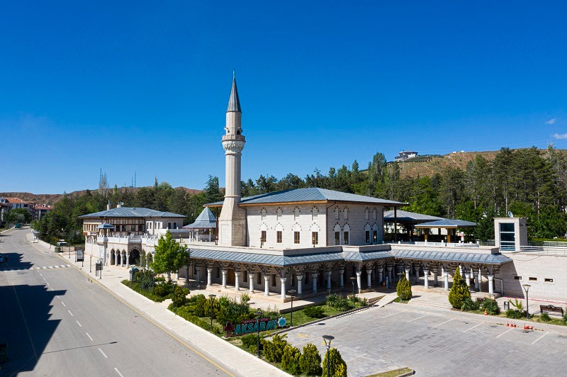 Aksaray’da Somuncu Baba Türbesi turistleri ağırlıyor 