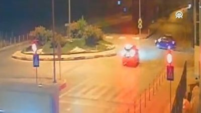 Karaman'da 2 aracın çarpışması sonucu 1 kişinin hayatını kaybettiği, 5