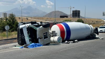 Kayseri’de beton mikserinin devrilmesi sonucu sürücü hayatını kaybetti. Mimarsinan Organize