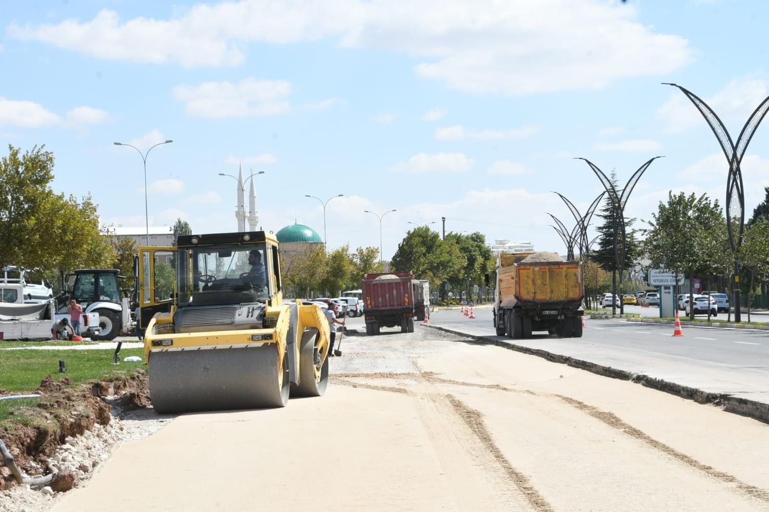 Aksaray’da trafik kaosu çözüme kavuşuyor: Kavşakta yapılan değişiklikler şehirde şok etkisi yarattı!