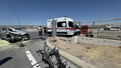 Kayseri’de ambulans ile otomobilin çarpıştığı kazada yaralanan 6 kişi tedaviye