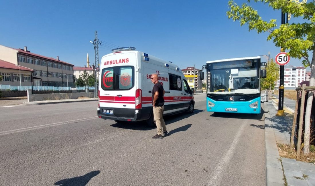 Sivas'ta özel halk otobüsü