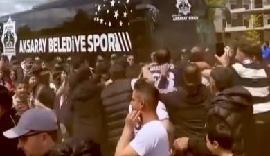 Aksaray Belediyespor ve taraftar grubu yarın oynanacak olan Beyoğlu Yeni