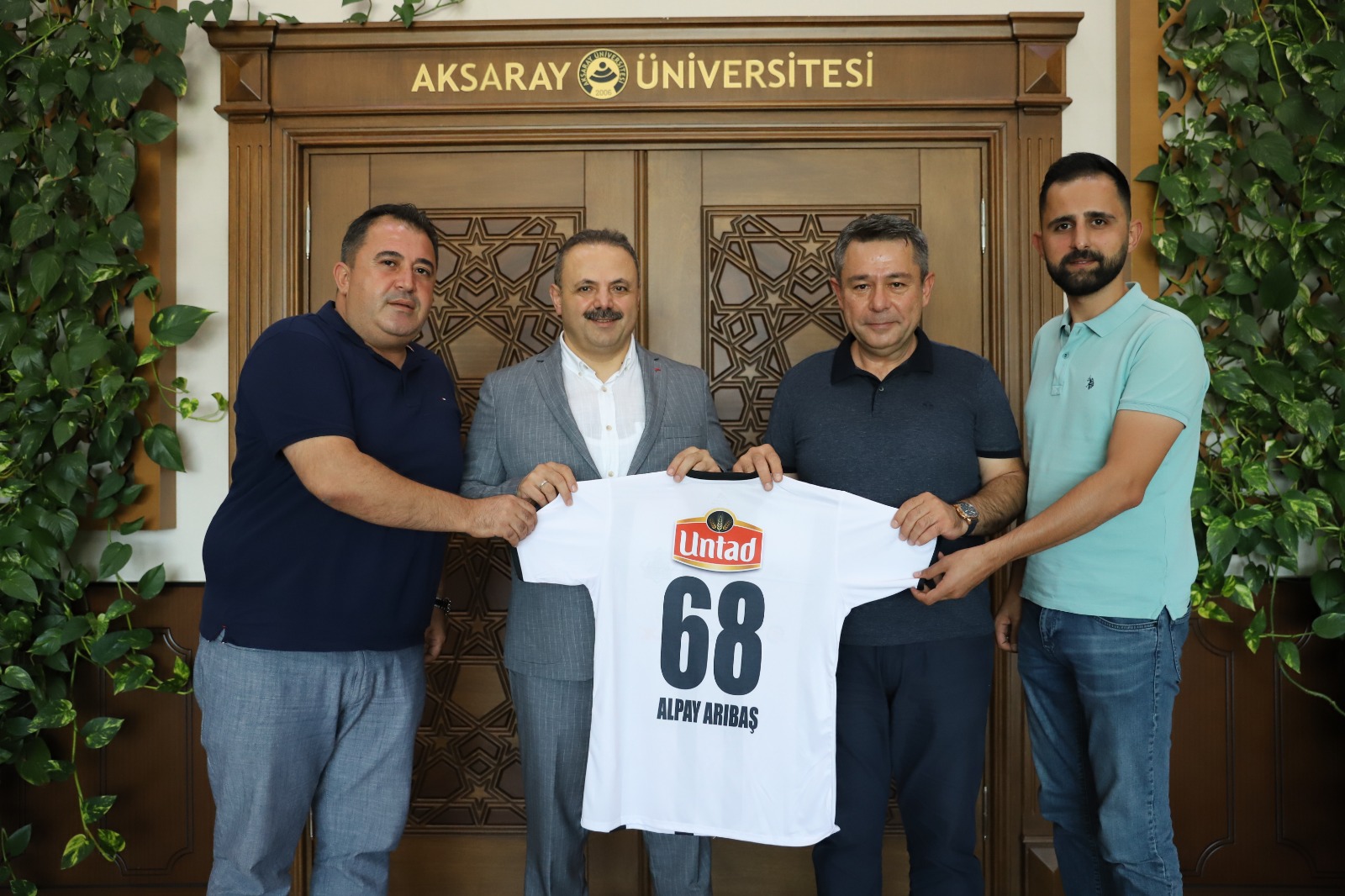 Arıbaş, “Motolux 68 Aksaray Belediyespor şehrin gururudur”