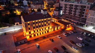 Aksaray’ın en eski tarihi yapılarından biri olarak ön plana çıkan