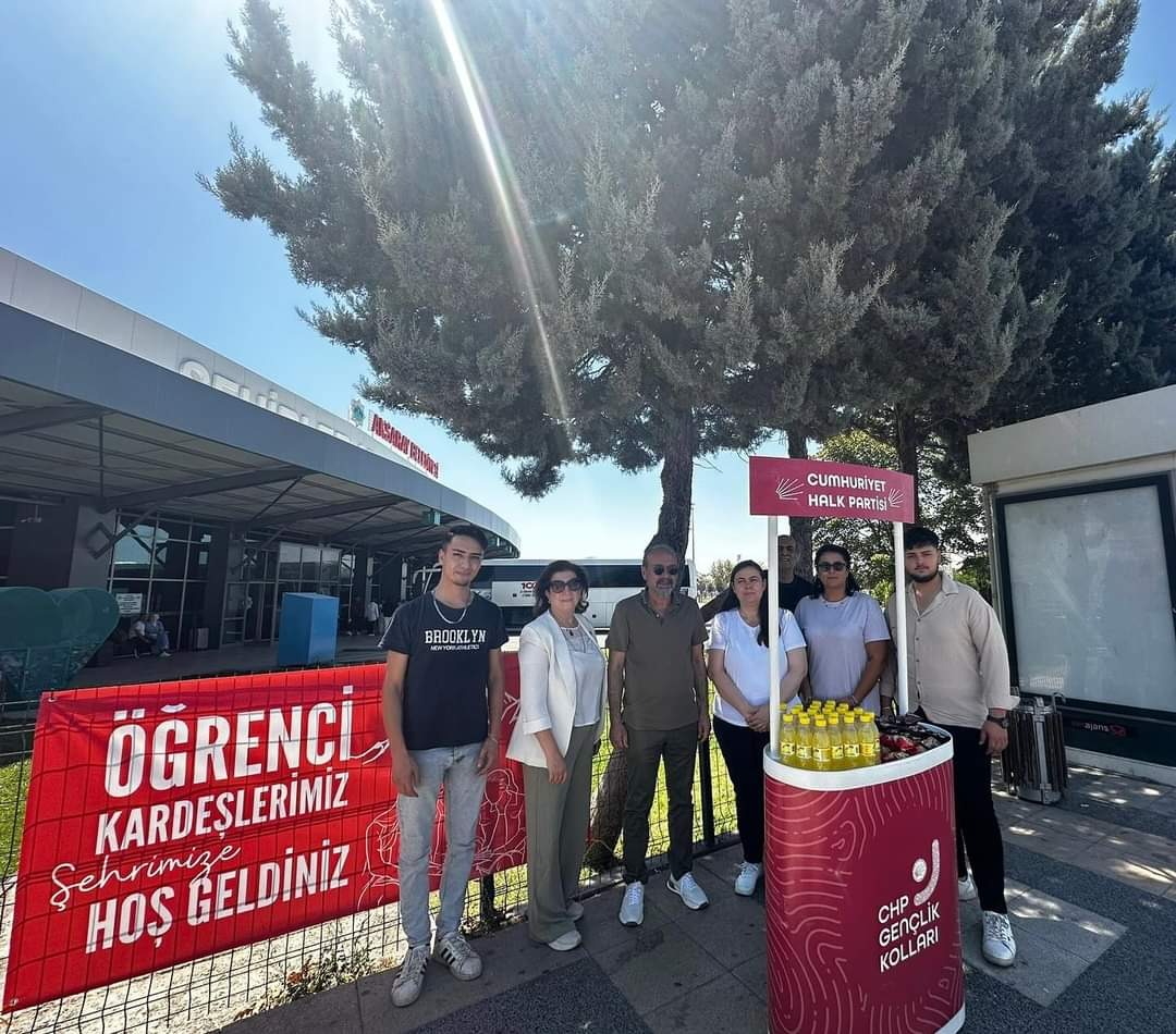 CHP, Aksaray Üniversitesine gelen öğrencileri otogarda karşıladı!