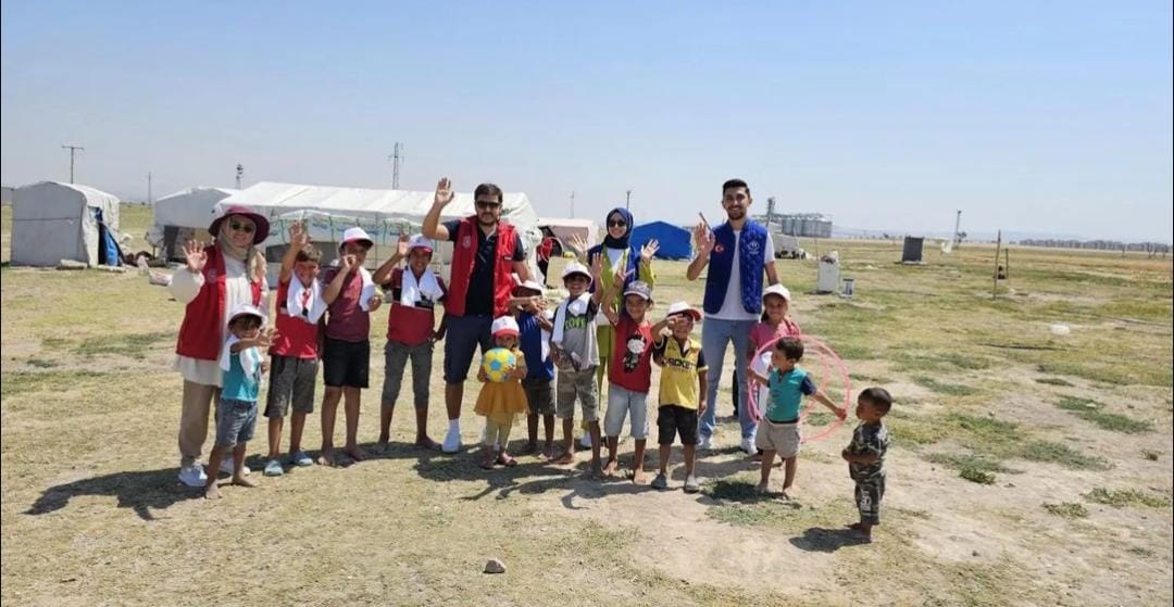 Genç Gönüllüler Mevsimlik Tarım İşçilerinin Çocuklarıyla Buluştu