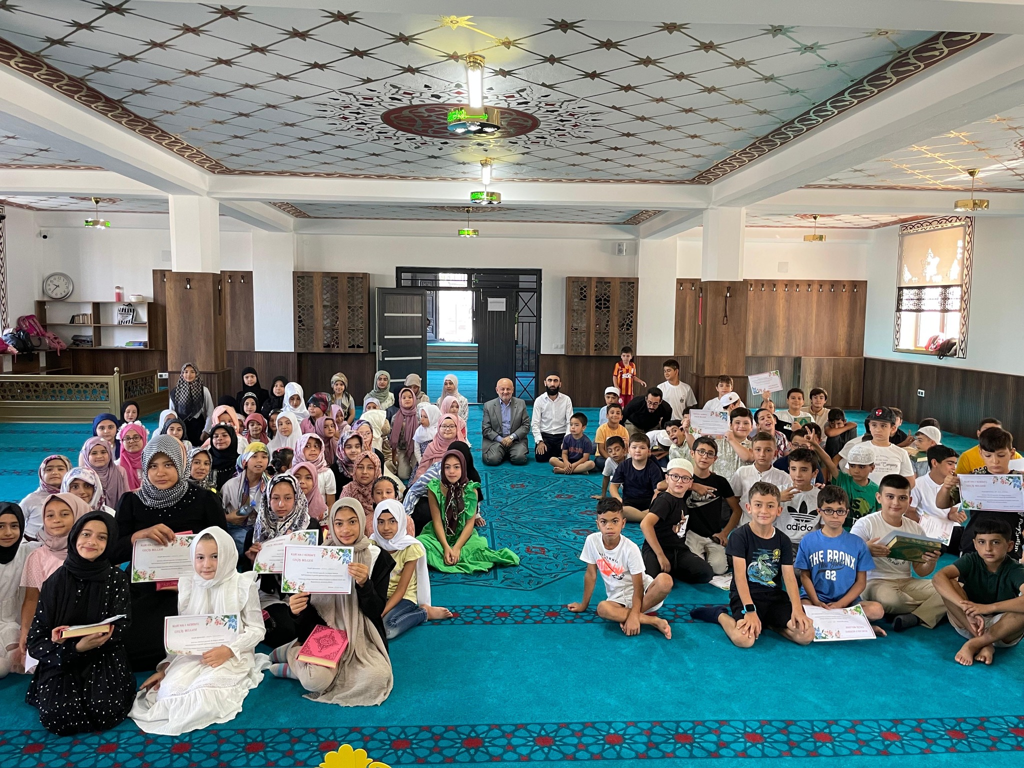 Müftü Işıldar, Kur’an okumaya geçen öğrenciler için  düzenlenen etkinliğe katıldı