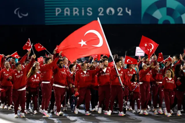 Paris’te Aksaray’dan da dahil olmak üzere kaç sporcu bulunuyor?