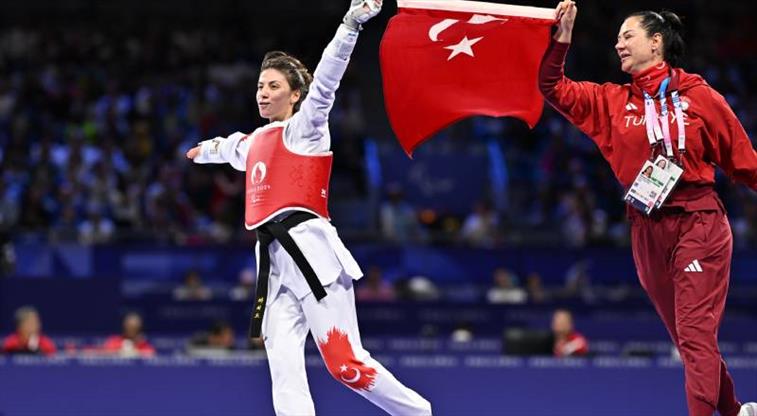 Paris’ten madalya ile ayrılan Türk sporcular