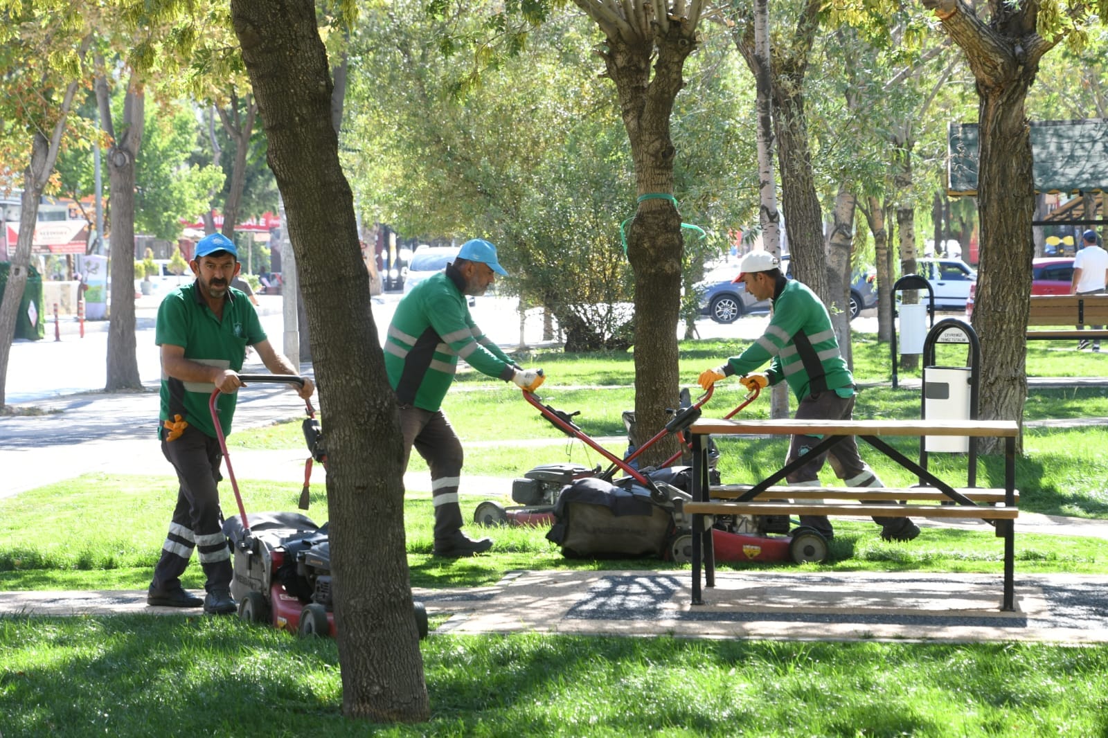 Aksaray’da park ve bahçeler vatandaşlar için hazırlanıyor