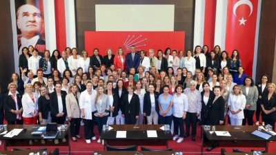 Cumhuriyet Halk Partisi Aksaray İl Kadın Kolları Başkanı Elif Gökkuş,