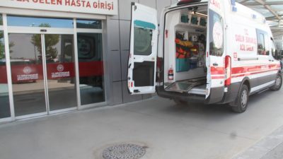 Konya'nın Beyşehir ilçesinde çıktığı ceviz ağacından düşen kişi yaralandı.