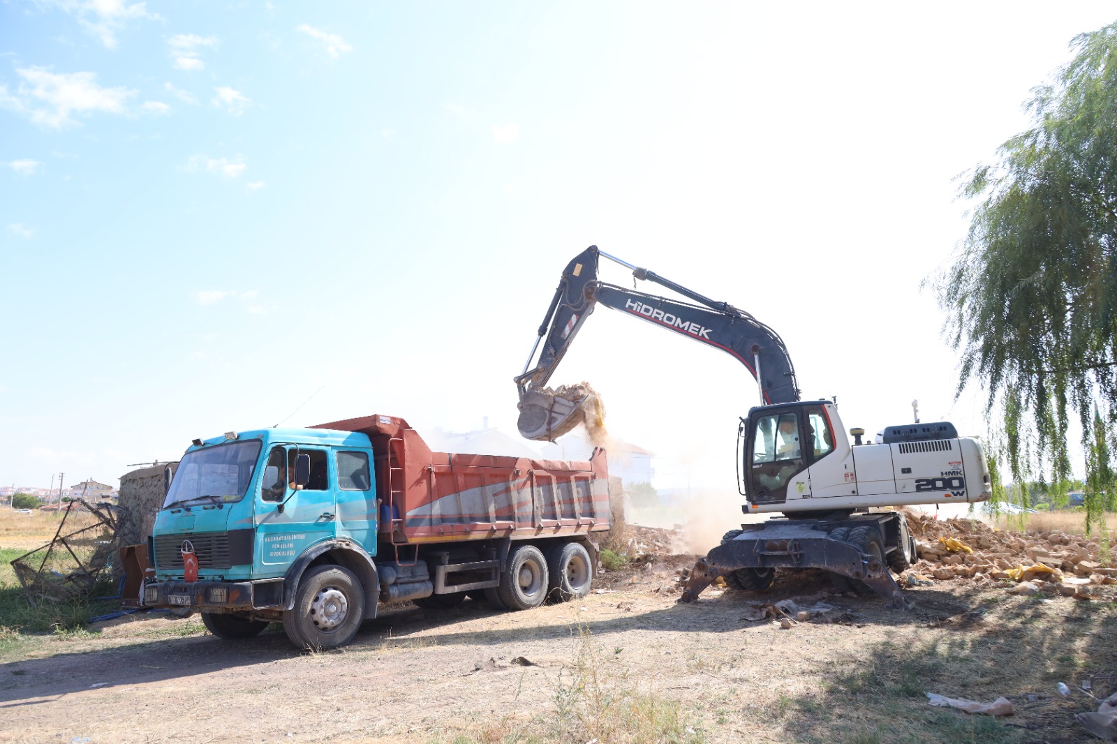 Somuncubaba Mahallesinde altyapı eksiklerinin giderilmesi için ilk adım atıldı