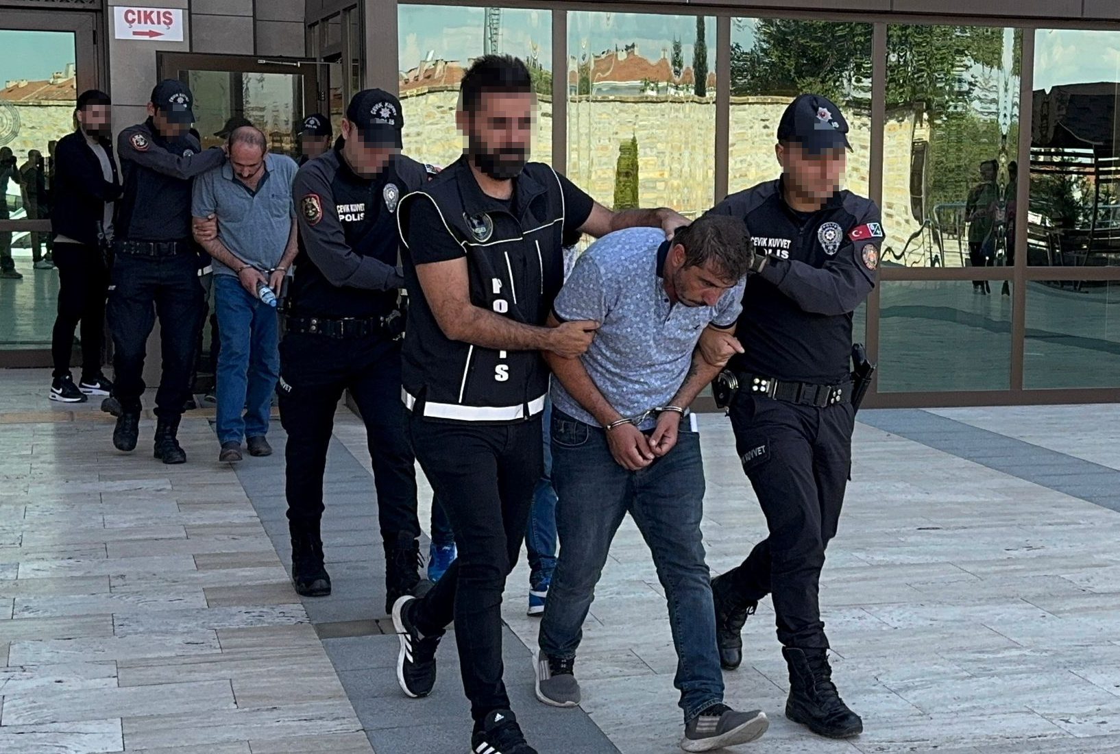 Uyuşturucu operasyonunda 16 zanlı tutuklandı