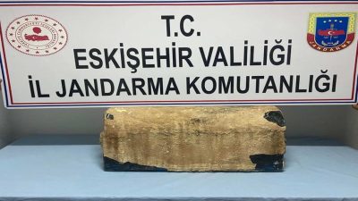 Eskişehir’in Seyitgazi ilçesindeki araçta bebek lahdi olduğu değerlendirilen obje ele