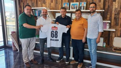 Motolux 68 Aksarayspor Kulübü yönetim kurulu üyeleri, şehirde destek veren
