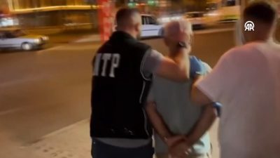 Kayseri'de uyuşturucu satıcılarına yönelik operasyonda 8 zanlı gözaltına alındı.