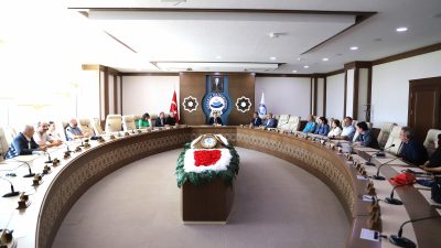 Aksaray Üniversitesinde (ASÜ), 60 ve üzeri yaştaki bireylerin psikolojik, ruhsal