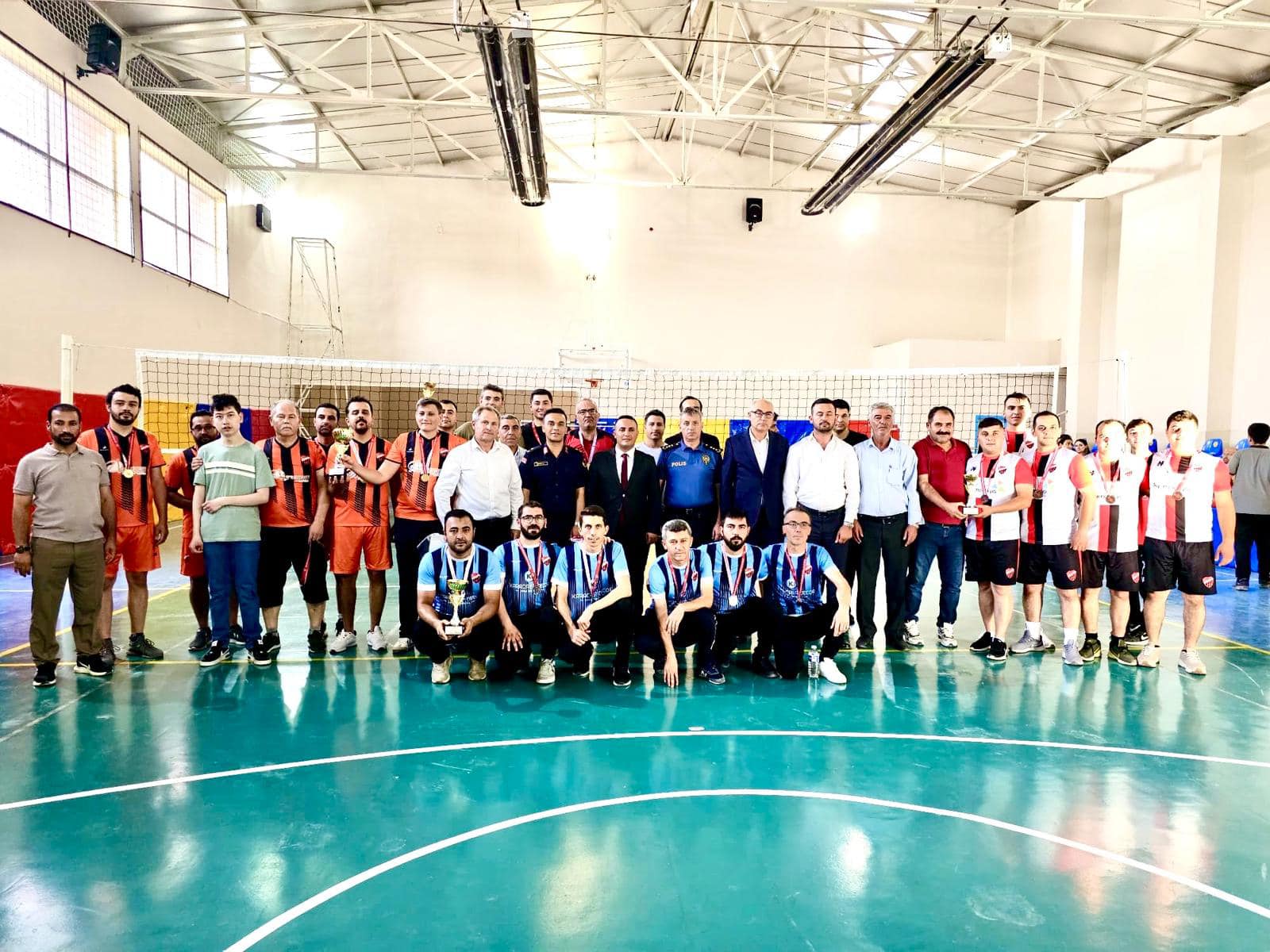 Sultanhanı’da kurumlar arası voleybol turnuvasının şampiyonu belli oldu