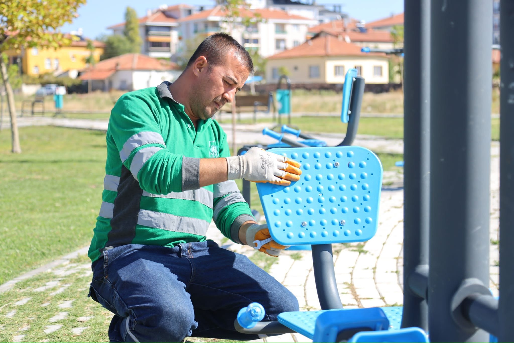 Aksaray’da parklar yenileniyor: Çocuklar için güvenli oyun alanları hazırlanıyor