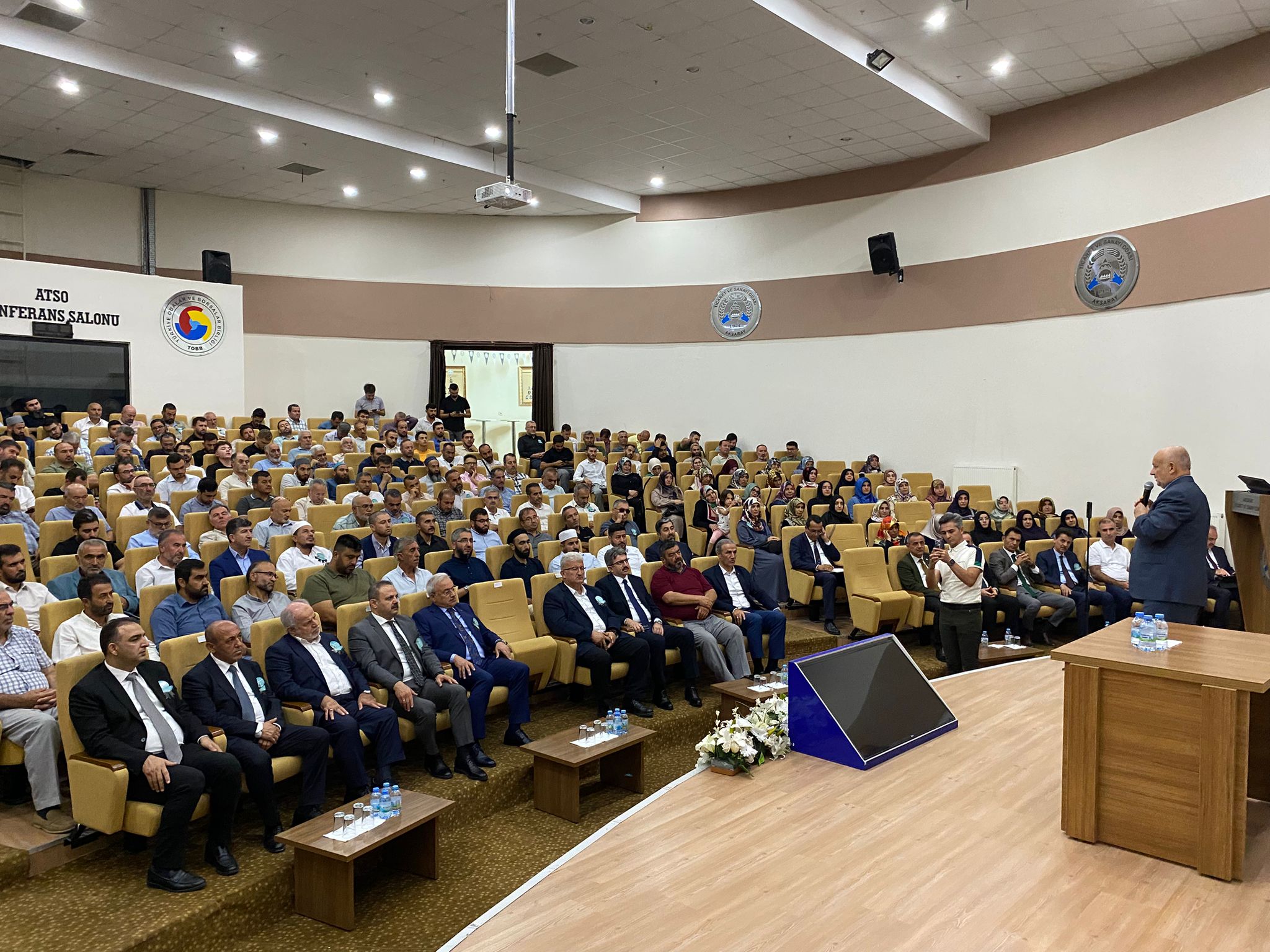 Aksaray’da “Peygamberimiz ve Şahsiyet İnşası” konulu konferans gerçekleşti