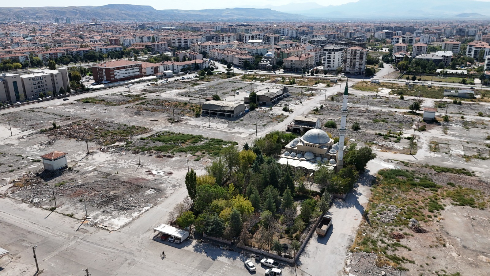 Eski Sanayi Sitesinde yıkım çalışmaları yüzde 90 oranında tamamlandı