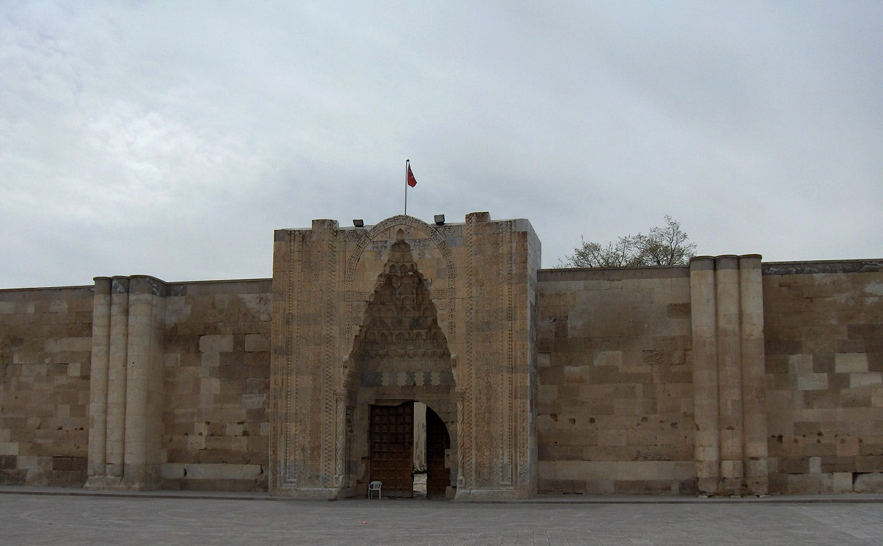 Sultanhanı’da Mevlid Kandili coşkusu: Murat Belet ilahileriyle buluşacak!