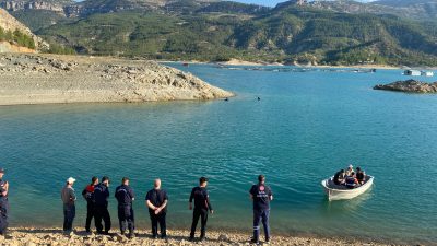 Karaman'ın Ermenek ilçesinde girdiği barajda kaybolan kişinin cesedi bulundu.