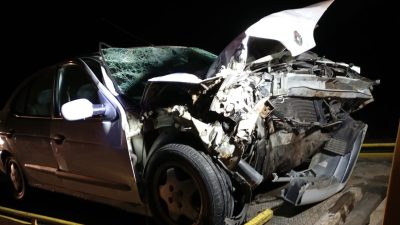 Ankara'nın Ayaş ilçesinde park halindeki kamyona çarpan otomobildeki karı koca