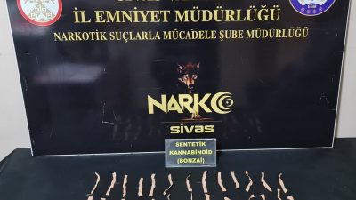 Sivas'ta polis ekiplerince düzenlenen uyuşturucu operasyonunda gözaltına alınan 5 şüpheli