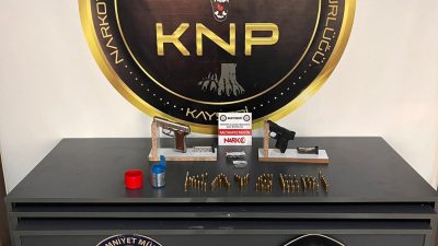 Kayseri’de düzenlenen uyuşturucu operasyonunda 3 şüpheli gözaltına alındı. İl Emniyet