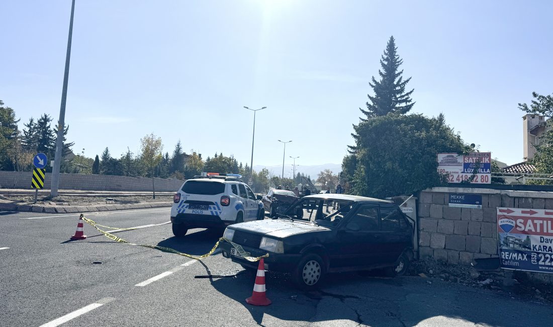 Kayseri’de iki otomobilin çarpışması