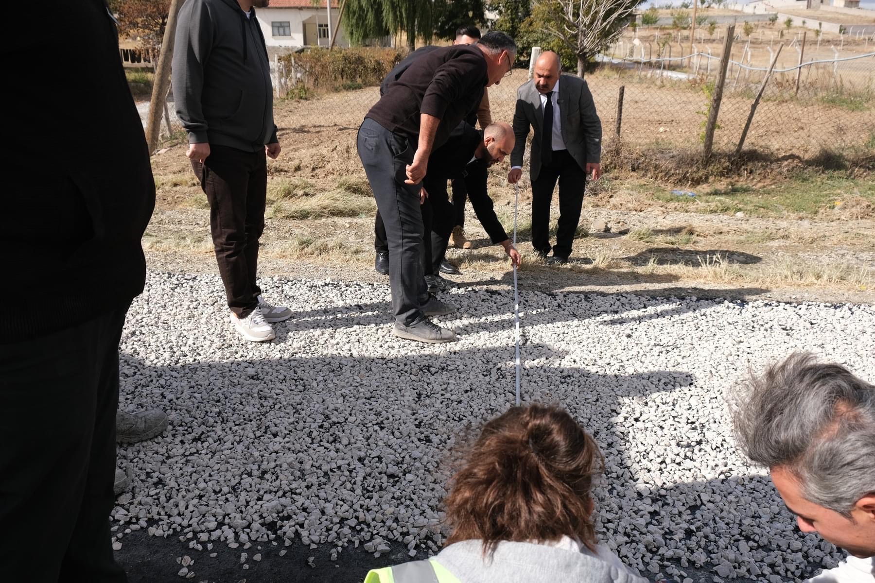 Köy Yollarında Büyük Dönüşüm: Gökler ve Salarıalaca Asfalta Kavuşuyor!