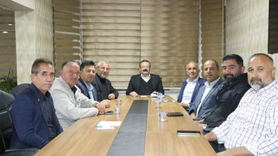 AK Parti Aksaray Merkez İlçe Başkanı Muammer Gür, belde başkanlarıyla