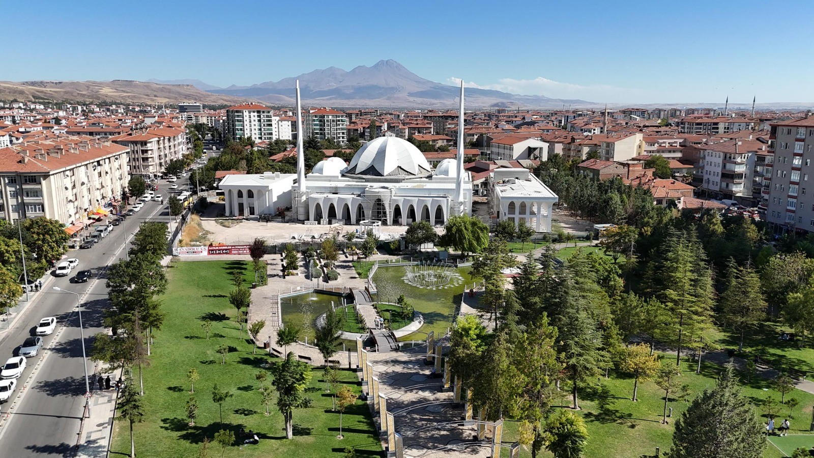 Selçuklu Cami ve Külliyesi ilmek ilmek işleniyor