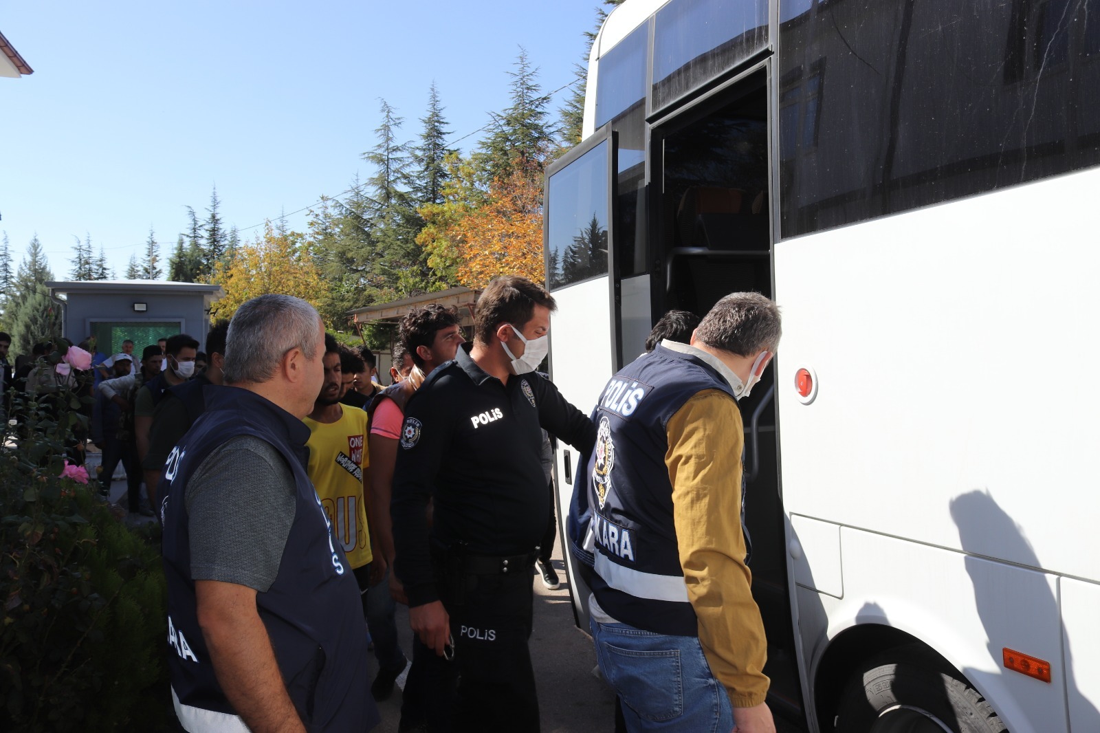 34 düzensiz göçmen yakalandı