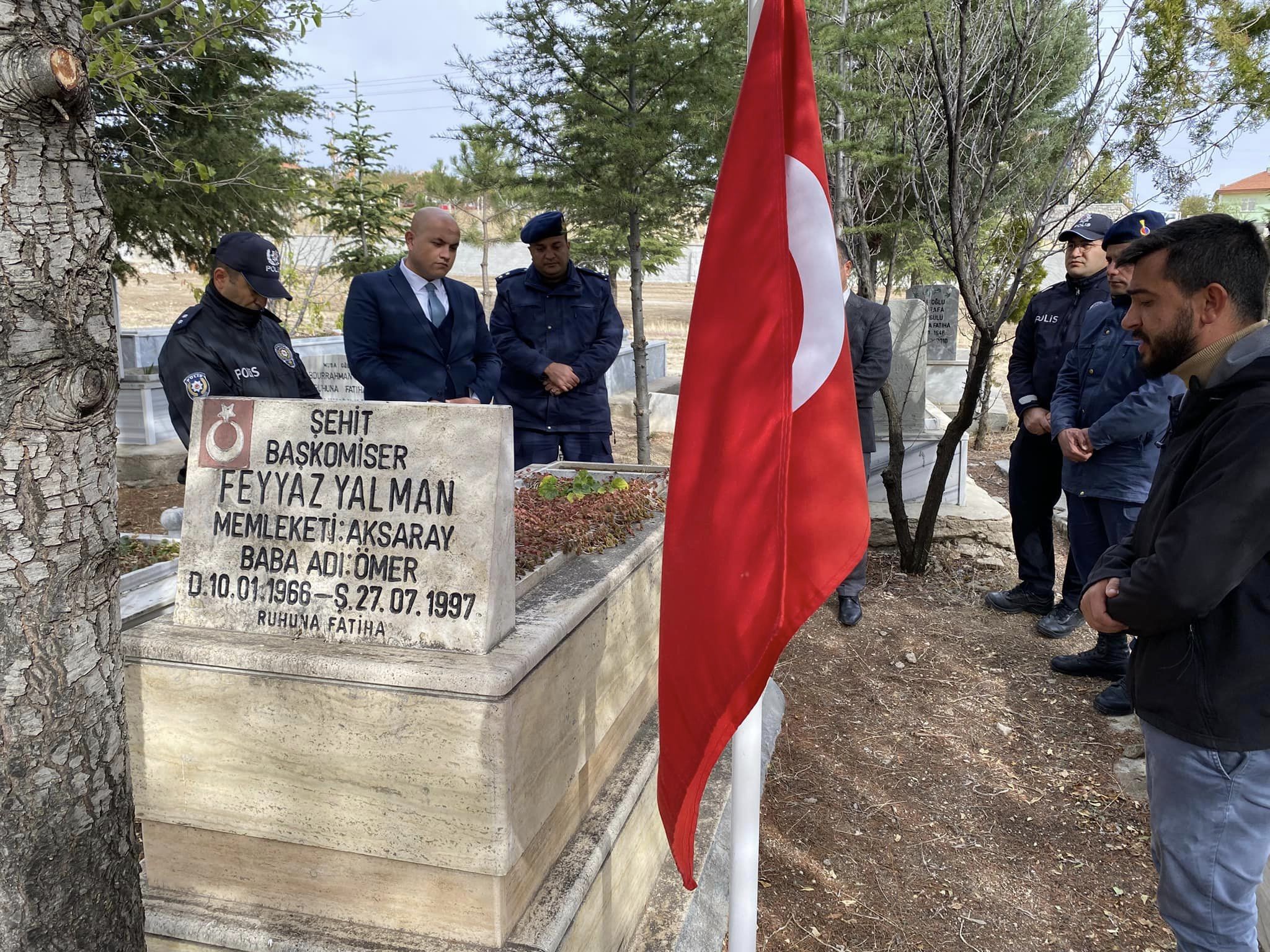 Ağaçören Kaymakamı Korkmaz, şehitleri mezarı başında andı