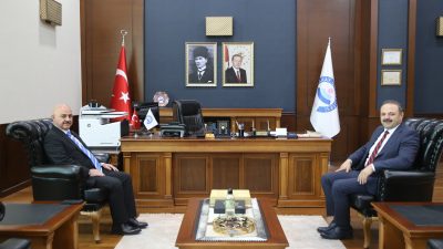 Aksaray Üniversitesi Rektörü Prof. Dr. Alpay Arıbaş, şehir içerisindeki eğitim